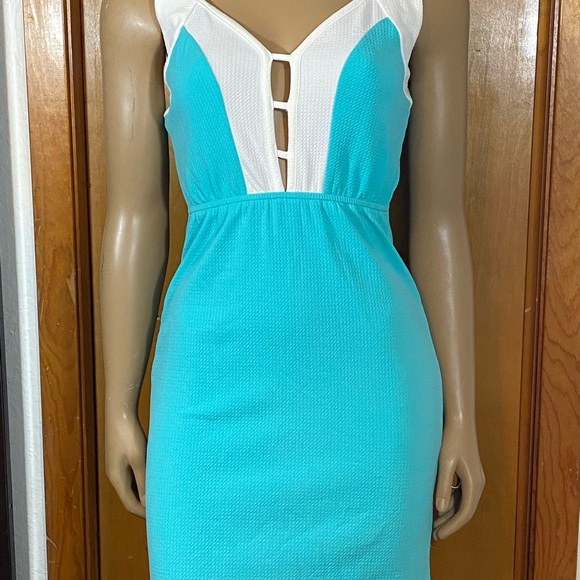 OPEN FRONT DRESS - Picture 2 of 5